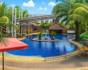 Azana Style Hotel Lovina Bali - Banjar - Zwembad