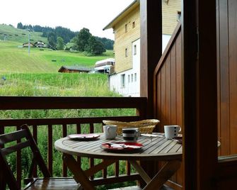 Cozy 1-Bedroom Apartment, Well-Equipped, Near Ski Slopes and Village Center - Crest-Voland - Balkon