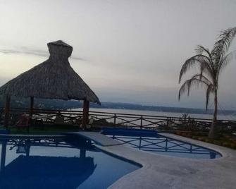 Real de Teques - Tequesquitengo - Pool