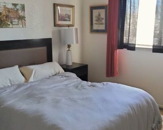 You will be happy spending time in this house - Twentynine Palms - Sypialnia