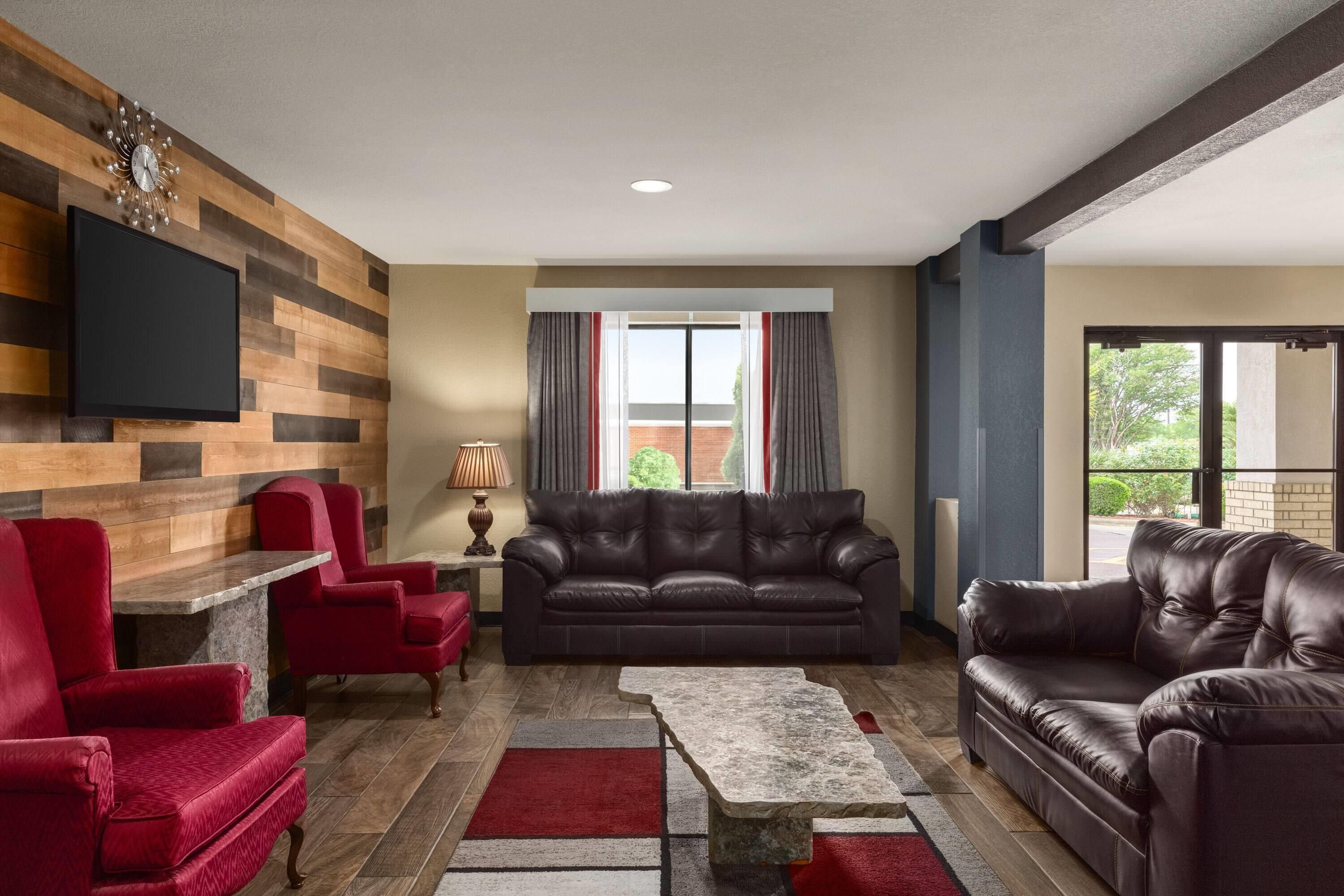 Ramada By Wyndham San Antonio Near Seaworld/Lackland Afb - San Antonio - Lobby