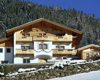 Apartment Zell am Ziller near Ski Arena - Zell am Ziller - Building