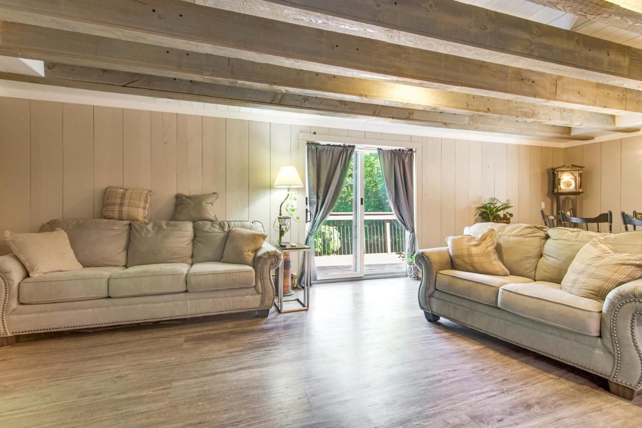 Near Beaches & Golf! All-Seasons Gem in N Monmouth