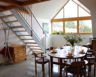 Apartment Dachgalerie 110 m2 - ميونخ - غرفة طعام