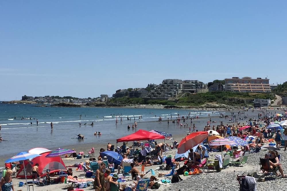 Third Floor Suite in waterfront Victorian on peninsula surrounded by ocean - האל - חוף