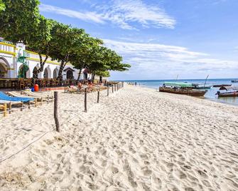 Freddie Mercury Apartments - Zanzibar - Beach