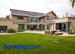 Warborough B&B - Wallingford - Building