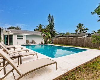 Family & Friends Pool Home | Palm-River - Naples - Pool