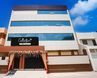 Deluxe Aarunya Residency And Banquets - Patna - Building