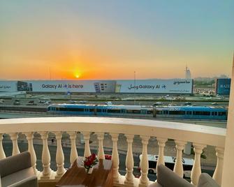 Homeland Hostel - Dubái - Balcón