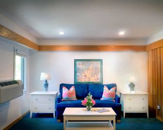 The Leland Lodge - Leland - Sala de estar