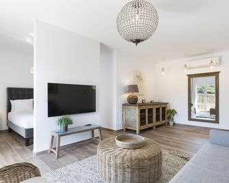 Masia Can Rovira - La Beguda Alta - Wohnzimmer