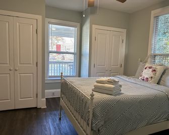 Nc State, Cameron Village-Wake Med-Dogs Ok-Fenced - Raleigh - Habitación