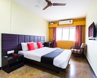 Hotel O Highway Grand - Srīperumbūdūr - Schlafzimmer