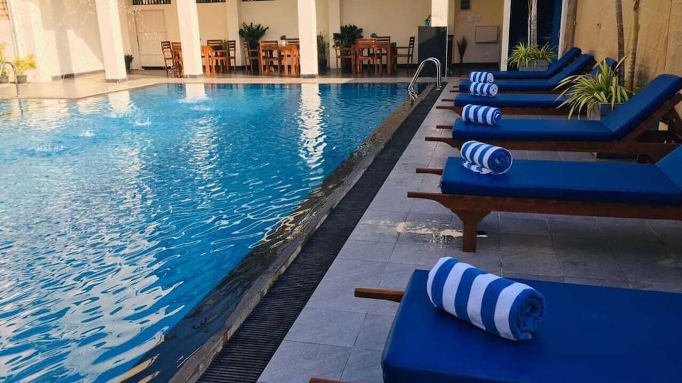 The Ocean Pearl Hotel Negombo