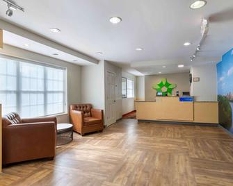 Extended Stay America Suites - Richmond - Glen Allen - Short Pump - Glen Allen - Front desk