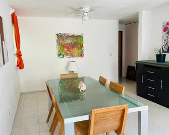 Punta me Room near the Punta Sam Beach - Cancún - Dining room