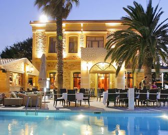 Grecian Castle Hotel - Isla de Quíos - Piscina
