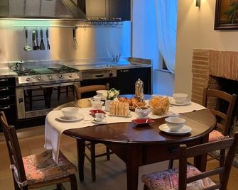 Duomo Luxury Apartment Orvieto - Orvieto - Yemek odası