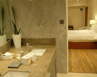 Villa Isabel Hotel - Sorsogon City - Bedroom