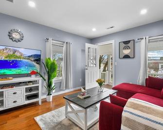 Lovely 3-bedroom Apartment in Forestville Bristol - Bristol - Living room