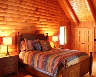True Log Cabin Living At Bristol Mountain - Cabin Culture Unit B - Naples - Habitación