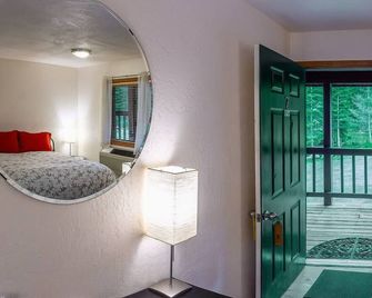 Lodge Room 7 at Green Springs Inn - Ashland