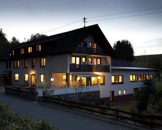 Hotel-Restaurant Im Heisterholz - Hemmelzen - Edificio