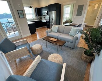 Brand New Construction! 1 Bed/1 Bath/private Deck - Unit 3 1 Bedroom Apts - Newport - Living room