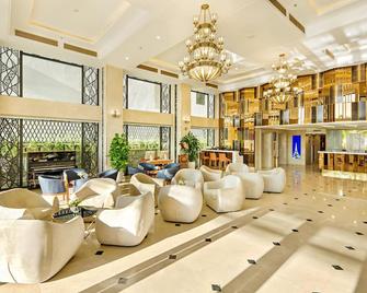 Paris Deli Danang Beach Hotel - דה נאנג - לובי