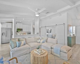 Casa Azul Retreat - Bradenton - Wohnzimmer