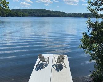 Lakefront Sunset Views 3 bed 2 bath w/ Private Lake Access - Craryville