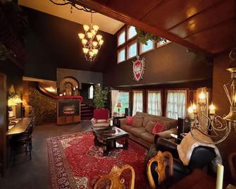 The Castle House - Lebanon - Wohnzimmer