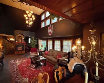 The Castle House - Lebanon - Sala de estar