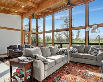 2 Master Suites-The Mountain View Chalet @ Abby's Place - Palmer - Sala de estar