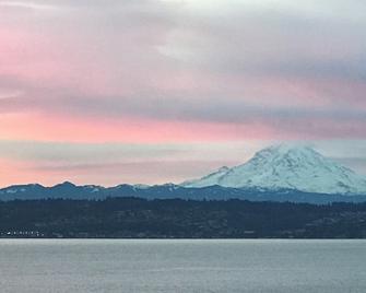 The Coach House at Wildwood (Pet Friendly) - Vashon - Vista del exterior