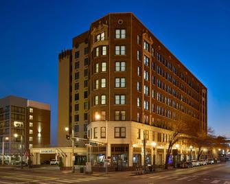 دبل تري باي هيلتون ممفيس داون تاون - ممفيس (تنيسي) - مبنى