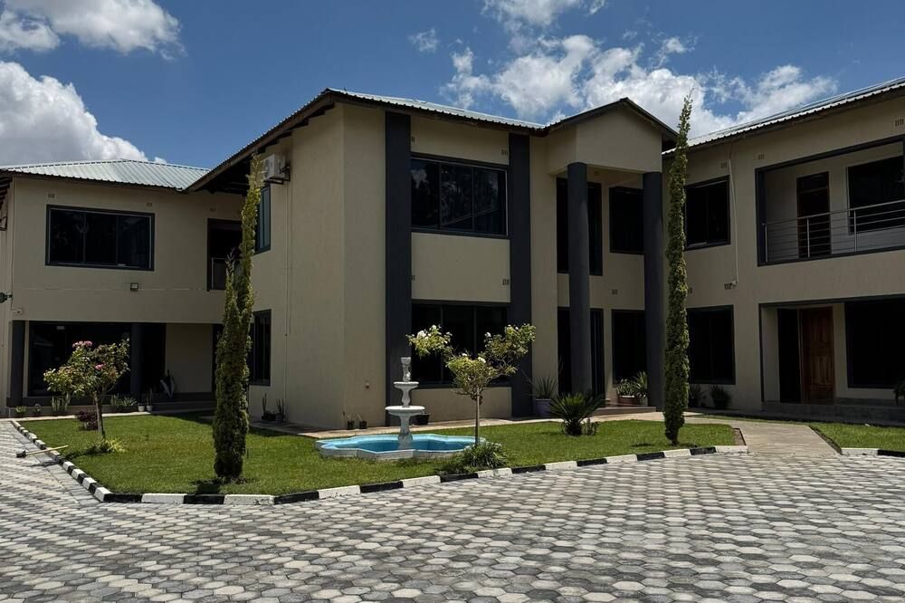 إليجانسيانا لودجز يميتيد - لوساكا - مبنى