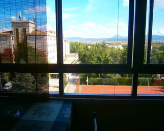 Pension Mari Asun - Pamplona - Balcony