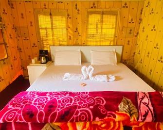 Uphill Adventures and Meditation - Dharamsala - Chambre