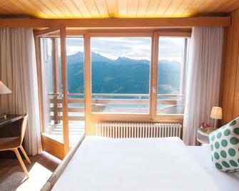 Hotel Gloria - Beatenberg - Bedroom