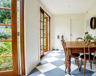 Merricks Cottage - Boutique Accommodation - Balnarring - Comedor