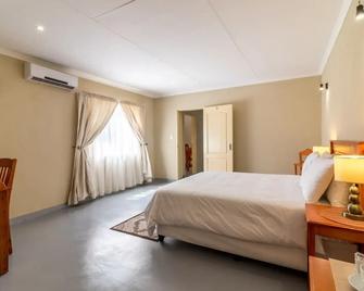 Sabie Retreats Guest House - Sabie - Bedroom