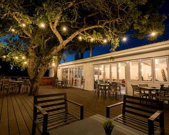 Fairy Knowe Hotel - Wilderness - Patio