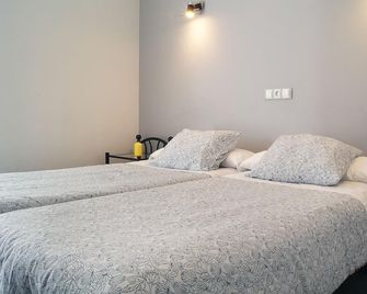 Hostal Cibeles - Madrid - Habitación