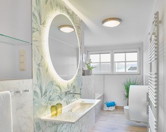 Hotel Seeschloss Sellin - Sellin - Baño