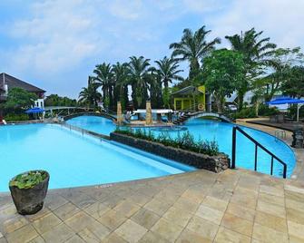 Klub Bunga Butik Resort - Malang - Piscina