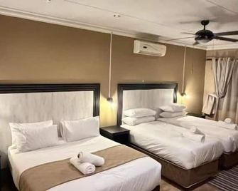 Host hub guest house Glen marais - Kempton Park