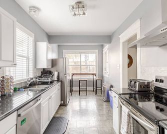 Oak Lawn House by Uptown + Private Backyard - Dallas - Dapur