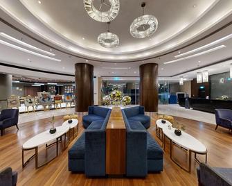 Radisson Gurgaon Udyogvihar - Gurugram - Lounge